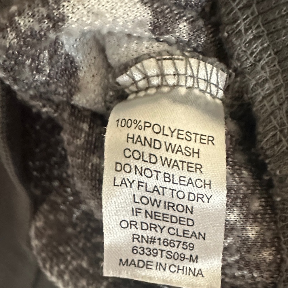 Gray Star Pattern Sweater - Picture 4 of 4